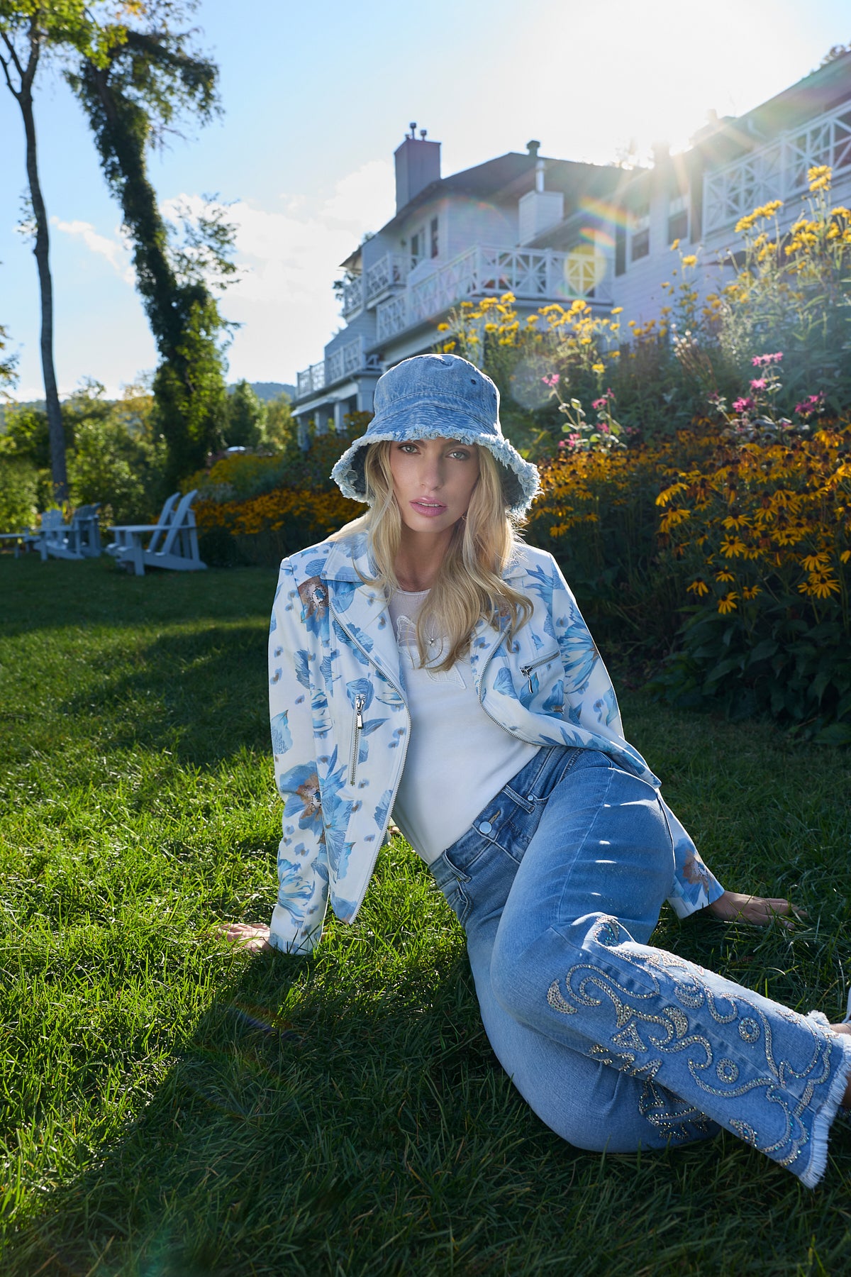 Palm Tree Mid-rise Cropped Jeans