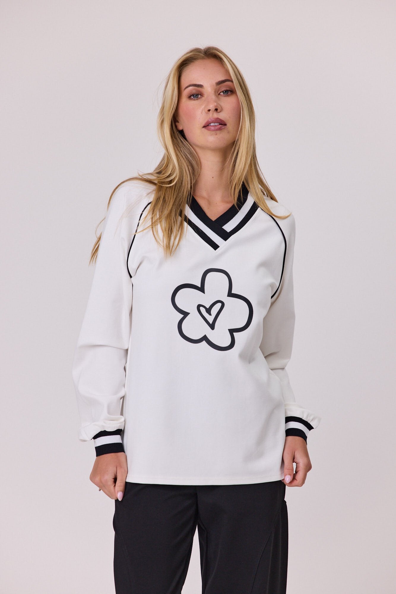 White Daisy Sweatshirt
