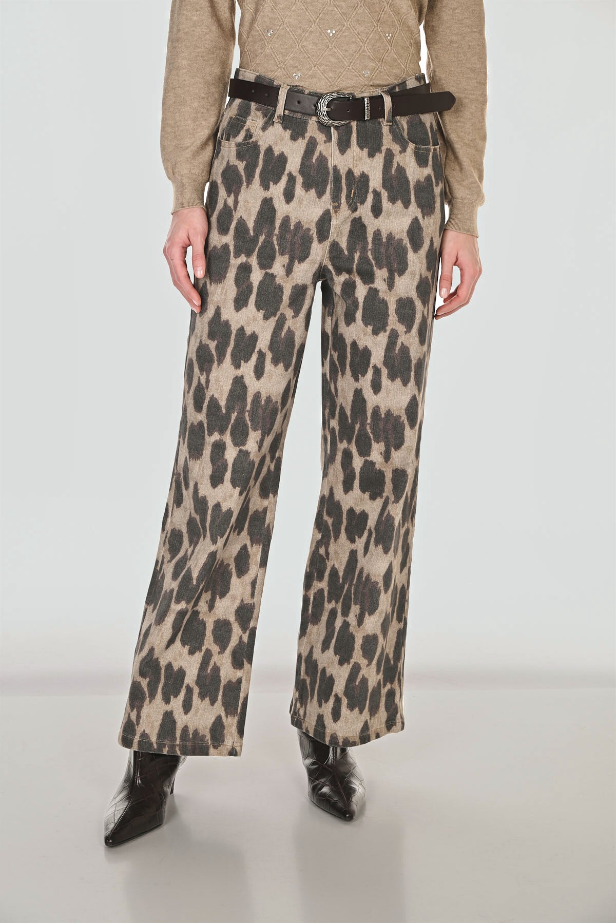 Wide Leg Leopard Print Jeans