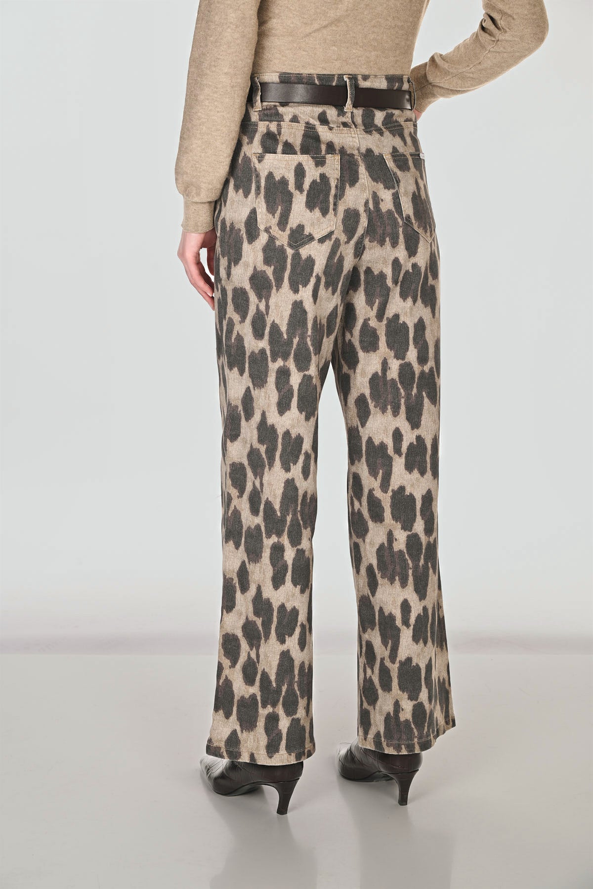Wide Leg Leopard Print Jeans